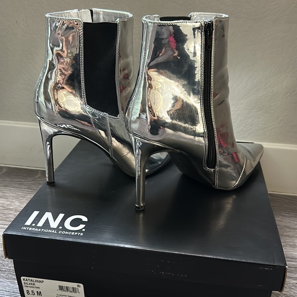 I.N.C Pointed Toe Chrome / Silver Booties - 8.5 - Picture 4 of 4